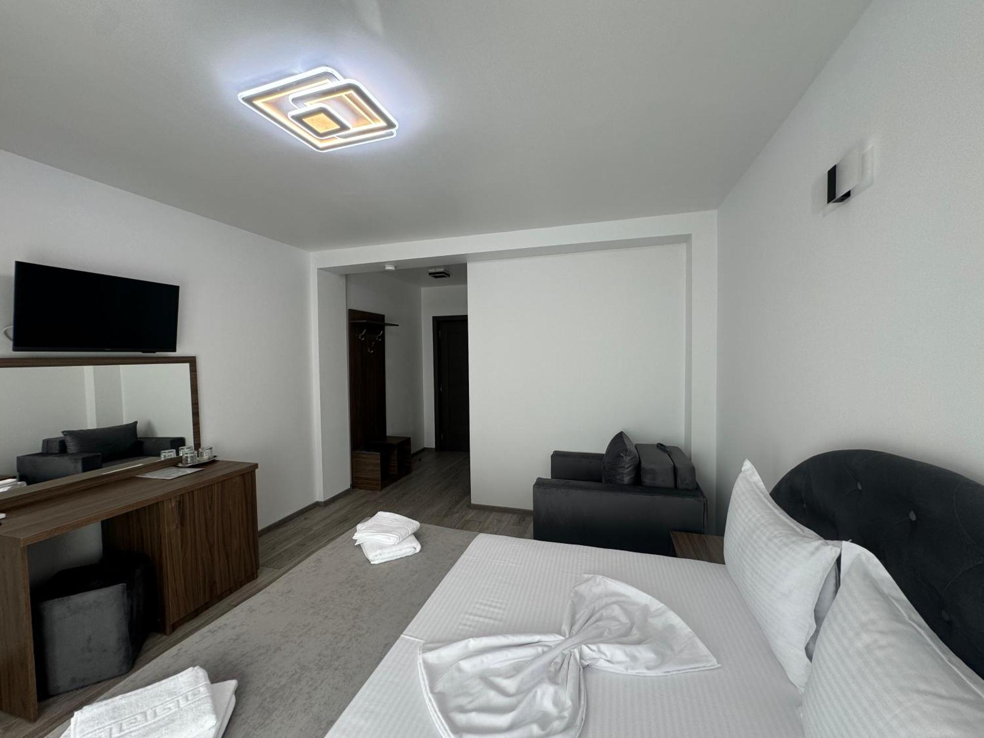Casa Cristal Sulina Hotel Ngoại thất bức ảnh