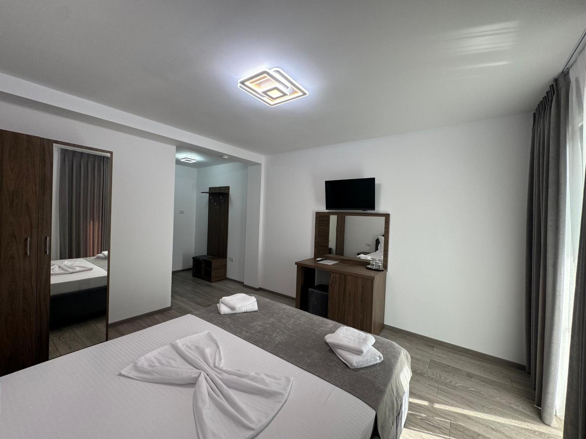Casa Cristal Sulina Hotel Ngoại thất bức ảnh